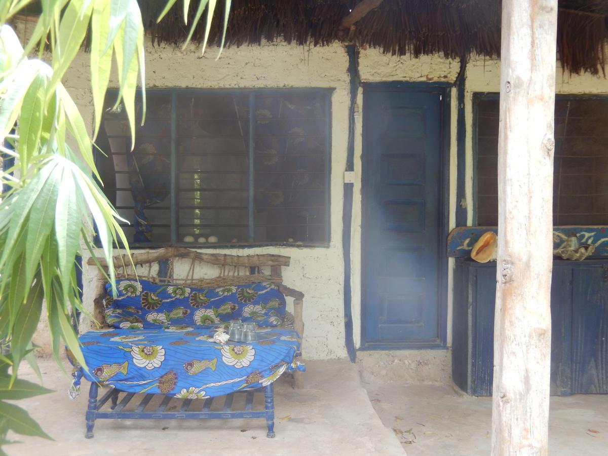 Blue Monkey Beach Cottages Shimoni Exterior photo