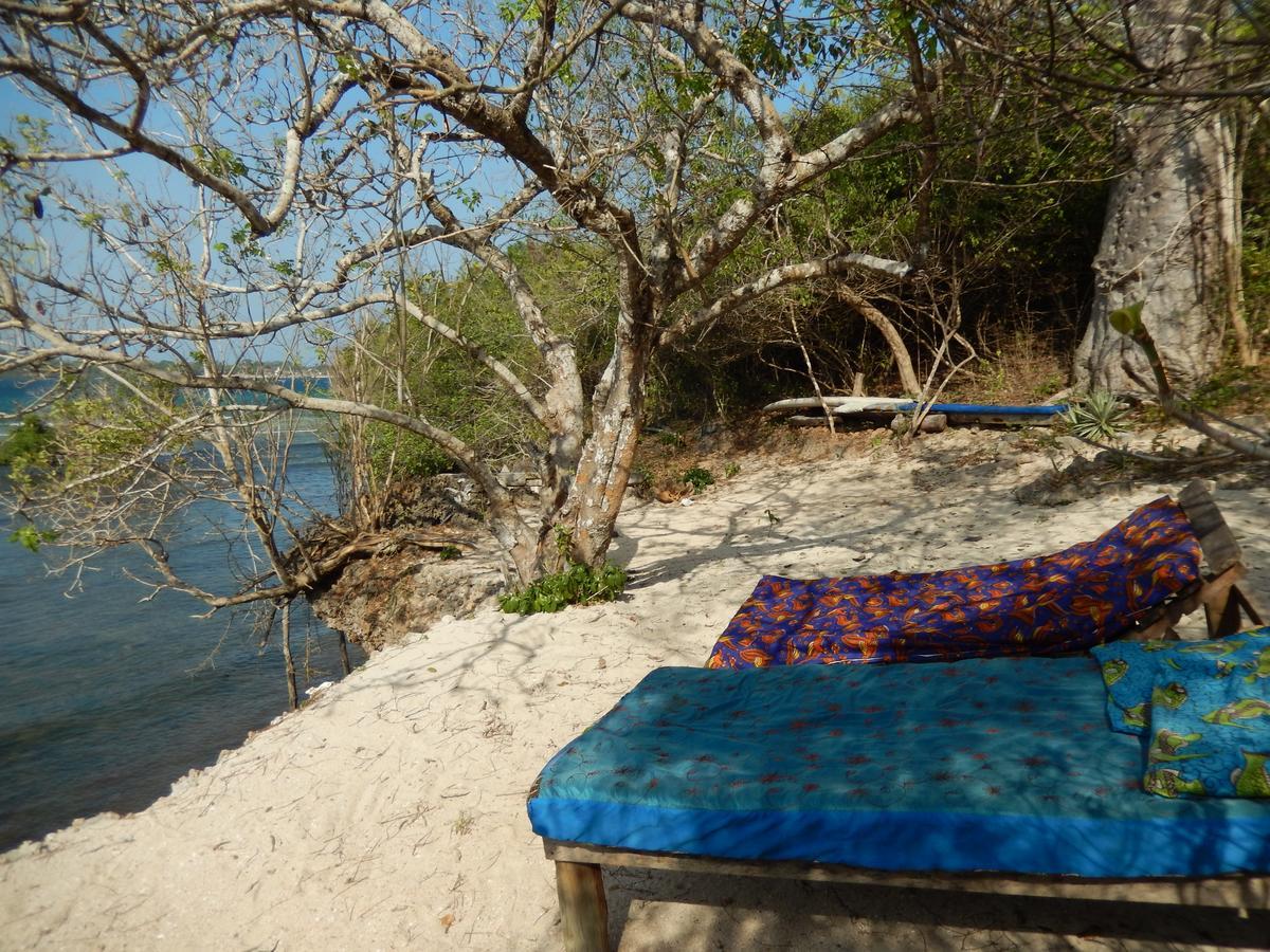 Blue Monkey Beach Cottages Shimoni Exterior photo